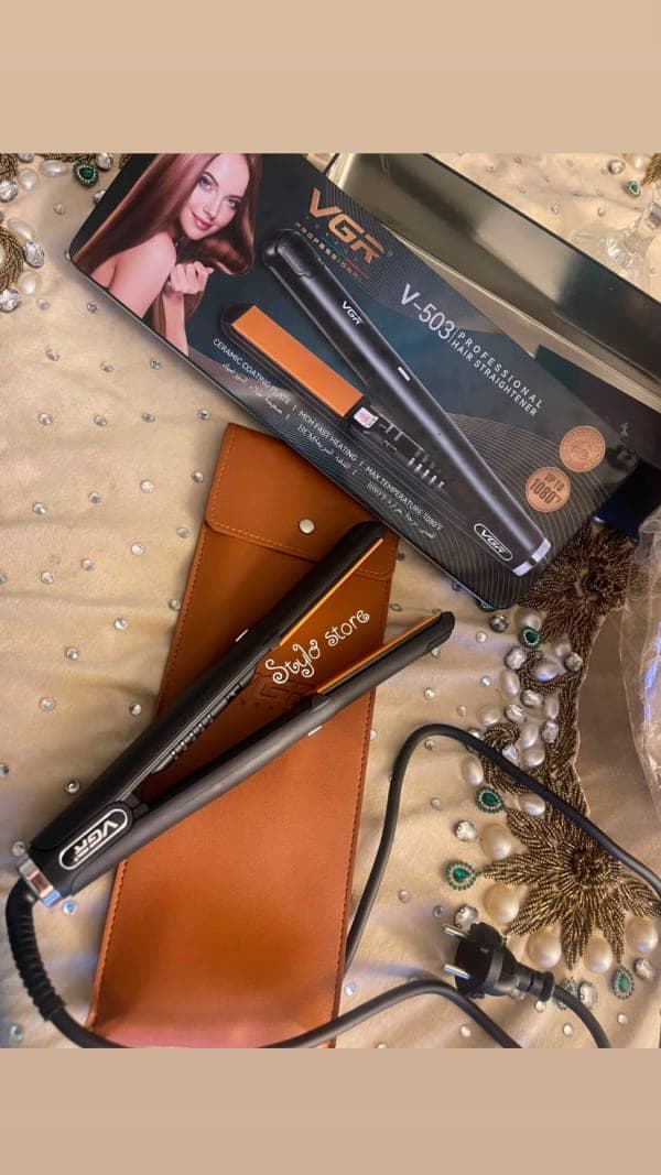 VGR V-556 Titanium Plate Hair Straightener